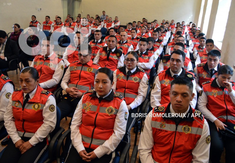 CUENCA-ENTREGA CERTIFICADOS GUARDIA CIUDADANA