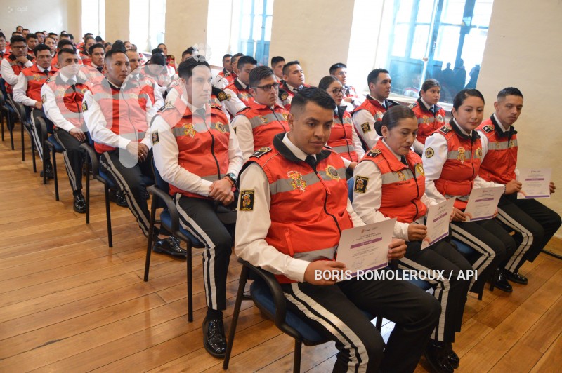 CUENCA-ENTREGA CERTIFICADOS GUARDIA CIUDADANA