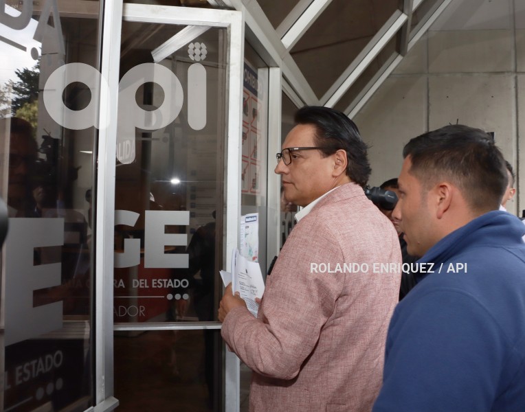 FERNANDO-VILLAVICENCIO-DENUNCIA-FISCALIA