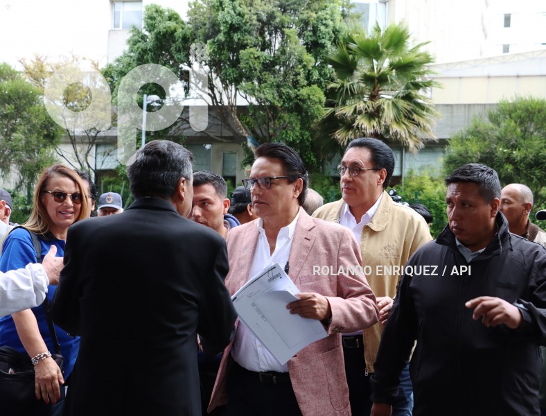 FERNANDO-VILLAVICENCIO-DENUNCIA-FISCALIA