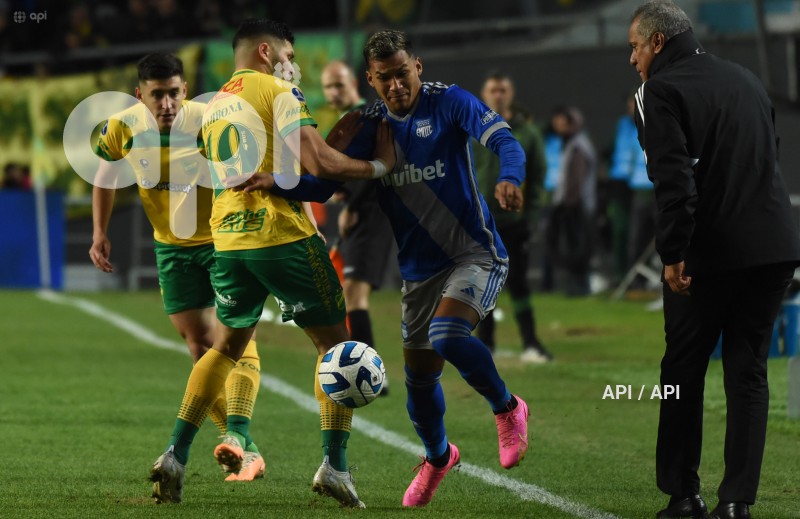 FBL-SUDAMERICANA-DEFENSA-JUSTICIA-EMELEC