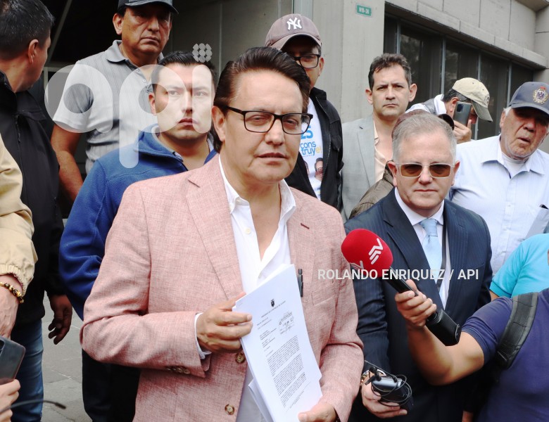 FERNANDO-VILLAVICENCIO-DENUNCIA-FISCALIA