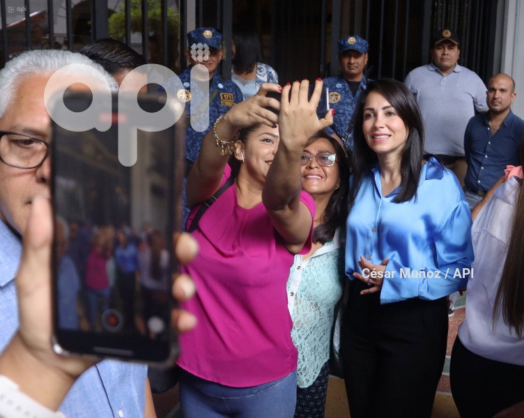 GYE-LUISA GONZALES-SIMPATIZANTES
