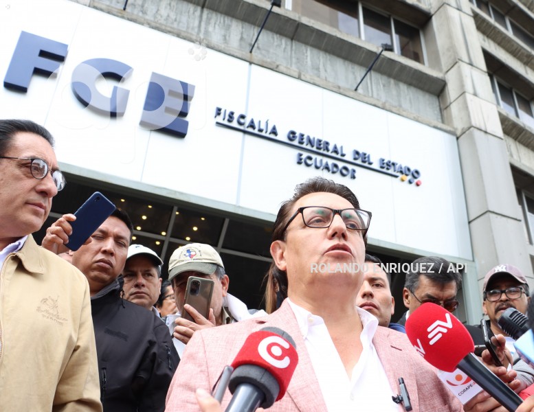 FERNANDO-VILLAVICENCIO-DENUNCIA-FISCALIA