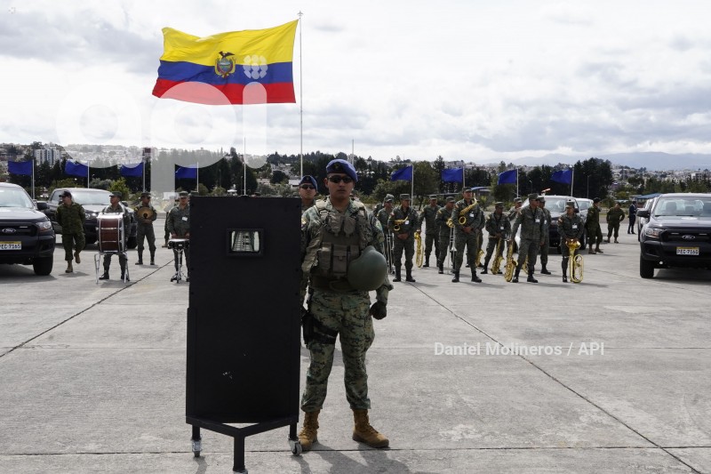LASSO-ENTREGA-EQUIPAMENTO-MILITAR