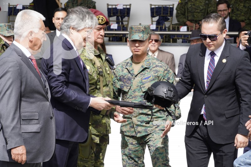 LASSO-ENTREGA-EQUIPAMENTO-MILITAR