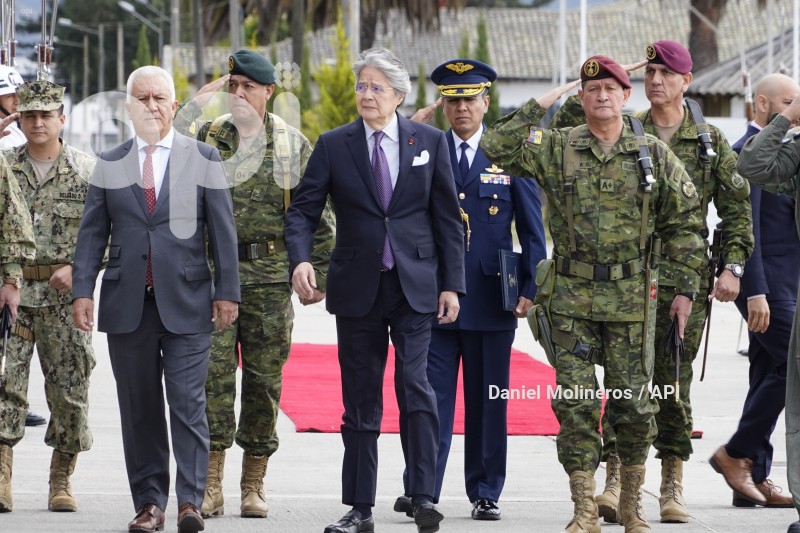 LASSO-ENTREGA-EQUIPAMENTO-MILITAR