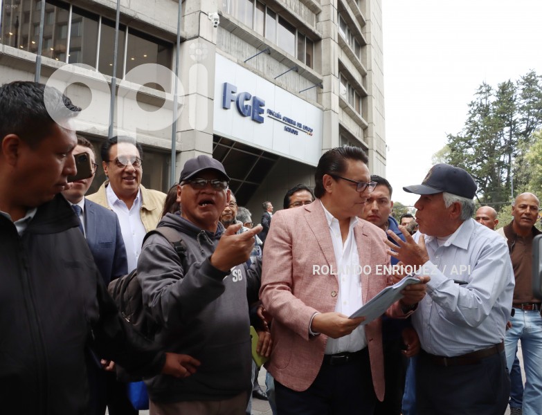 FERNANDO-VILLAVICENCIO-DENUNCIA-FISCALIA