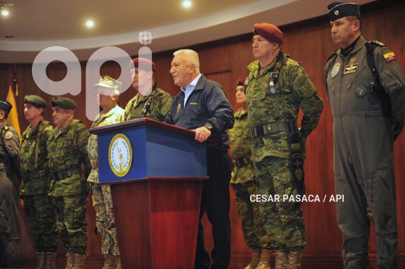 RUEDA DE PRENSA - GENERAL LARA - MINISTRO DE DEFENSA