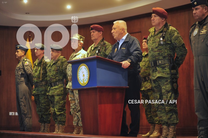 RUEDA DE PRENSA - GENERAL LARA - MINISTRO DE DEFENSA
