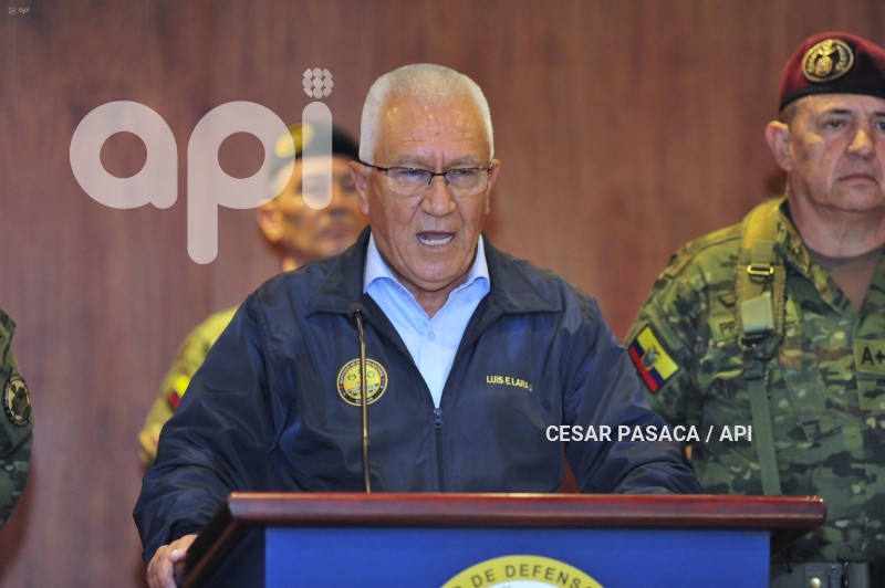 RUEDA DE PRENSA - GENERAL LARA - MINISTRO DE DEFENSA