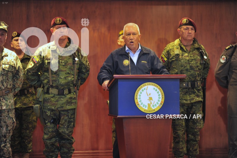 RUEDA DE PRENSA - GENERAL LARA - MINISTRO DE DEFENSA