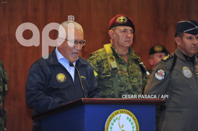 RUEDA DE PRENSA - GENERAL LARA - MINISTRO DE DEFENSA