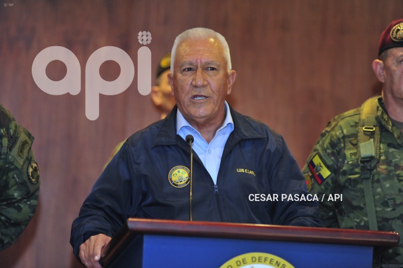 RUEDA DE PRENSA - GENERAL LARA - MINISTRO DE DEFENSA