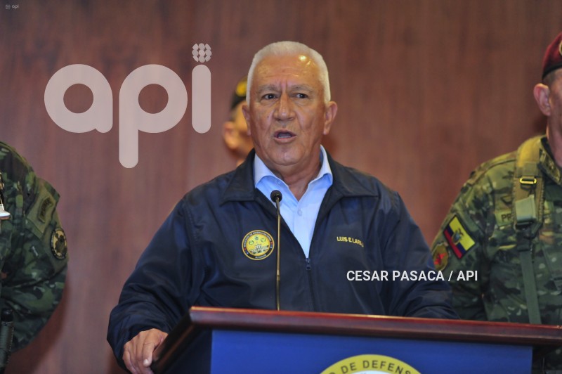 RUEDA DE PRENSA - GENERAL LARA - MINISTRO DE DEFENSA