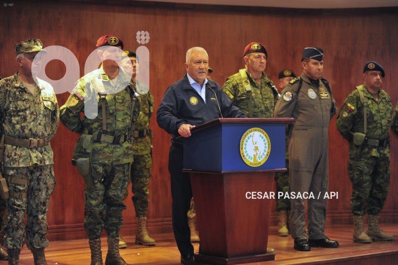 RUEDA DE PRENSA - GENERAL LARA - MINISTRO DE DEFENSA