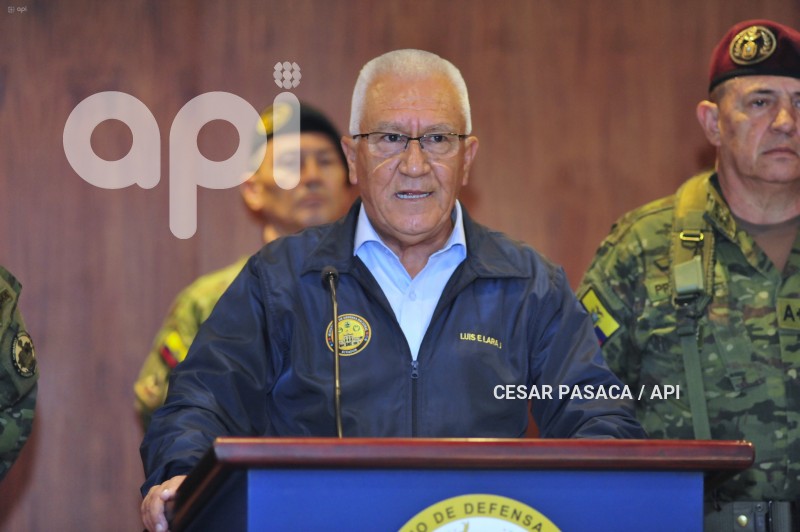 RUEDA DE PRENSA - GENERAL LARA - MINISTRO DE DEFENSA