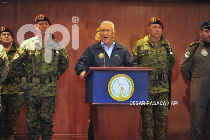 RUEDA DE PRENSA - GENERAL LARA - MINISTRO DE DEFENSA