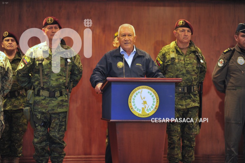 RUEDA DE PRENSA - GENERAL LARA - MINISTRO DE DEFENSA