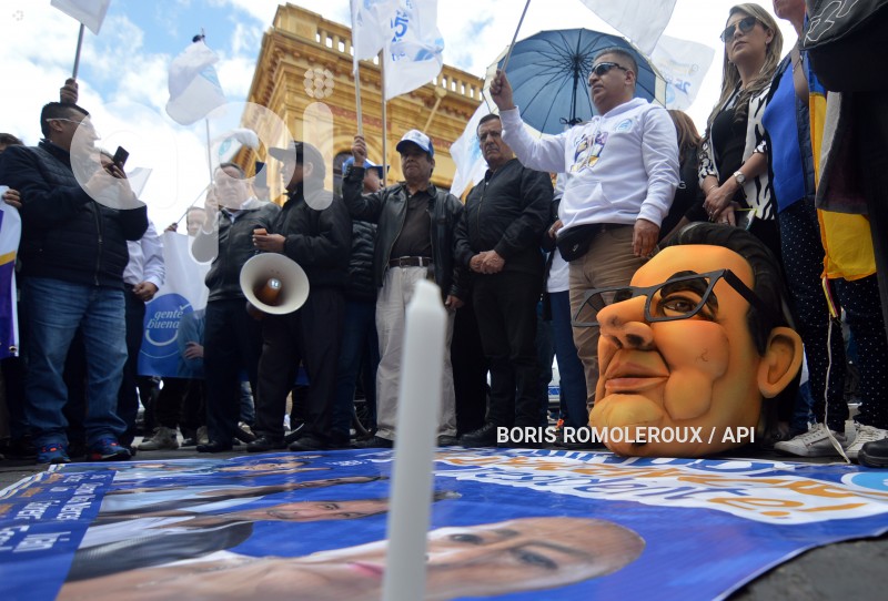 CUENCA-PLANTON-SIMPATIZANTES MUERTE-FERNANDO VILLAVICENCIO