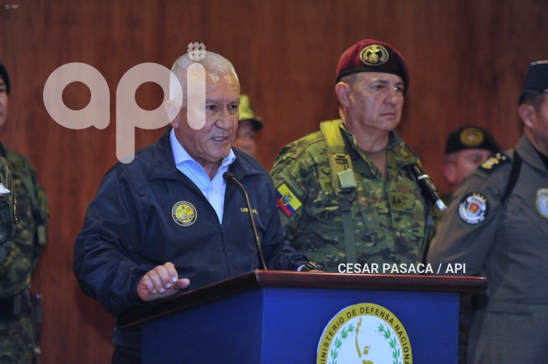RUEDA DE PRENSA - GENERAL LARA - MINISTRO DE DEFENSA