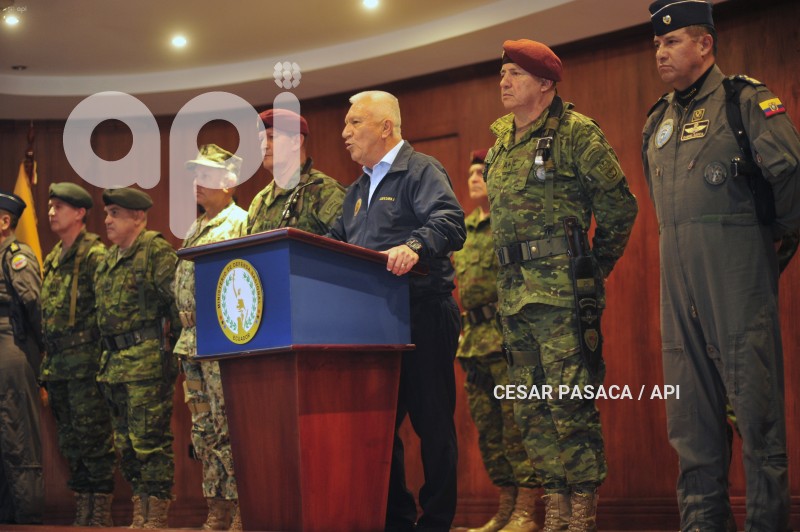 RUEDA DE PRENSA - GENERAL LARA - MINISTRO DE DEFENSA