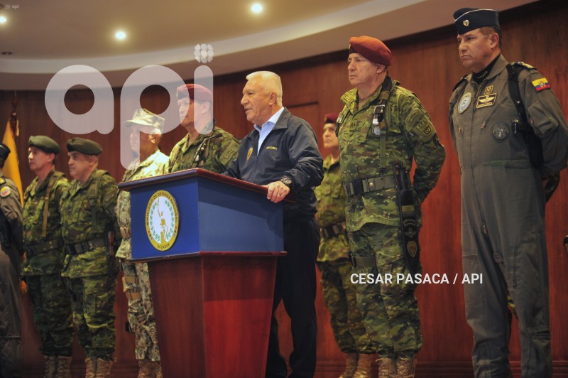 RUEDA DE PRENSA - GENERAL LARA - MINISTRO DE DEFENSA