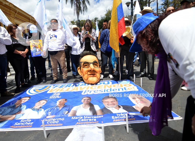 CUENCA-PLANTON-SIMPATIZANTES MUERTE-FERNANDO VILLAVICENCIO