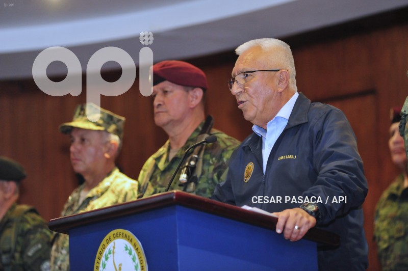RUEDA DE PRENSA - GENERAL LARA - MINISTRO DE DEFENSA