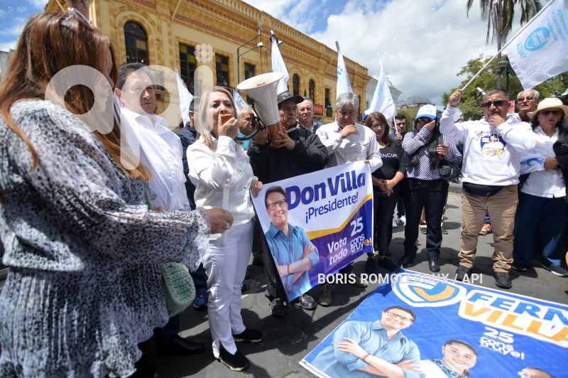 CUENCA-PLANTON-SIMPATIZANTES MUERTE-FERNANDO VILLAVICENCIO