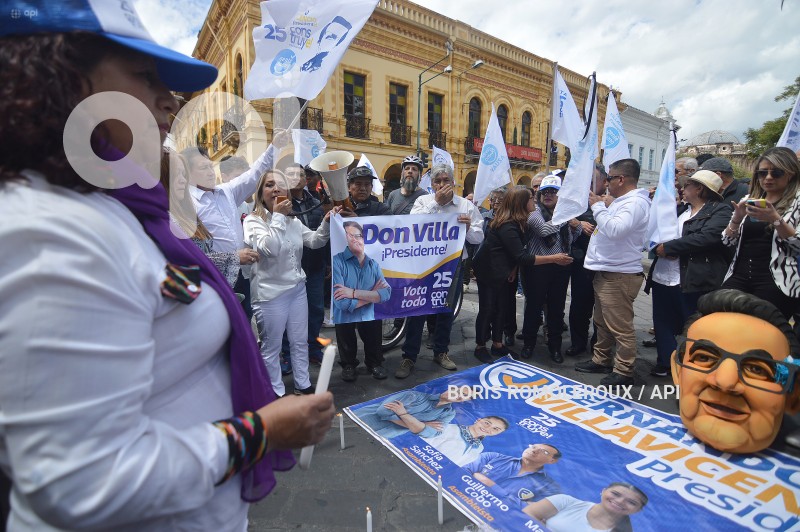 CUENCA-PLANTON-SIMPATIZANTES MUERTE-FERNANDO VILLAVICENCIO