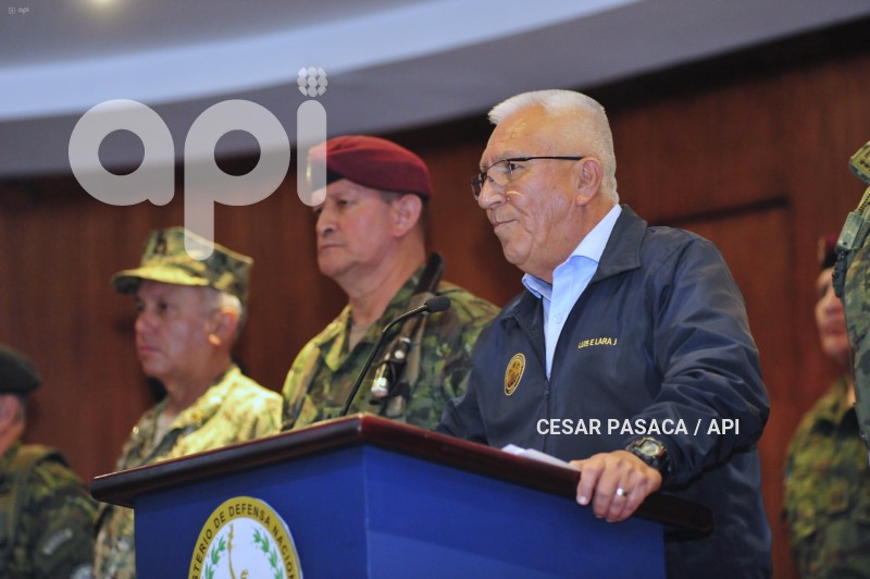 RUEDA DE PRENSA - GENERAL LARA - MINISTRO DE DEFENSA