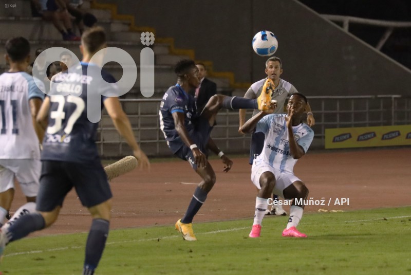 FBL-LIGAPRO-GUAYAQUIL-CATOLICA