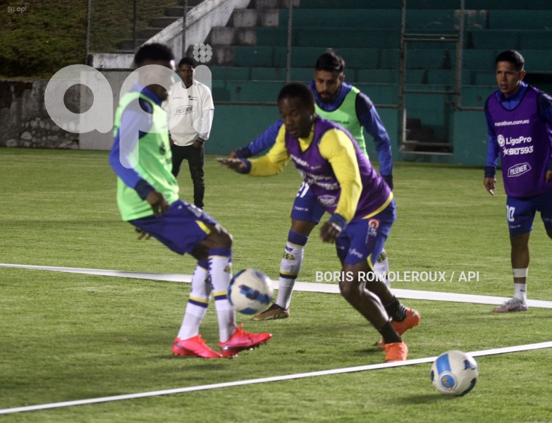 FBL-LIGAPRO-GUALACEO-MUSHUC RUNA