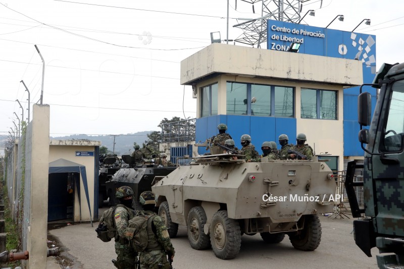 GYE-INTERVENCION MILITAR PENI