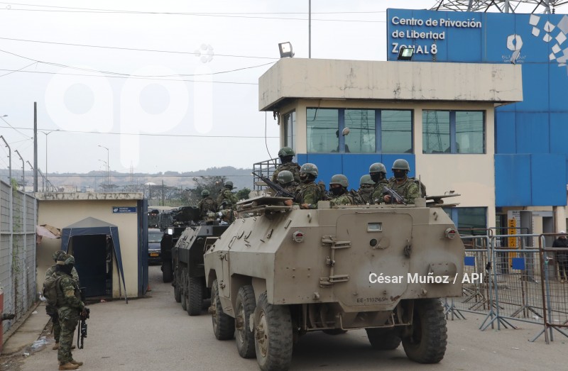 GYE-INTERVENCION MILITAR PENI
