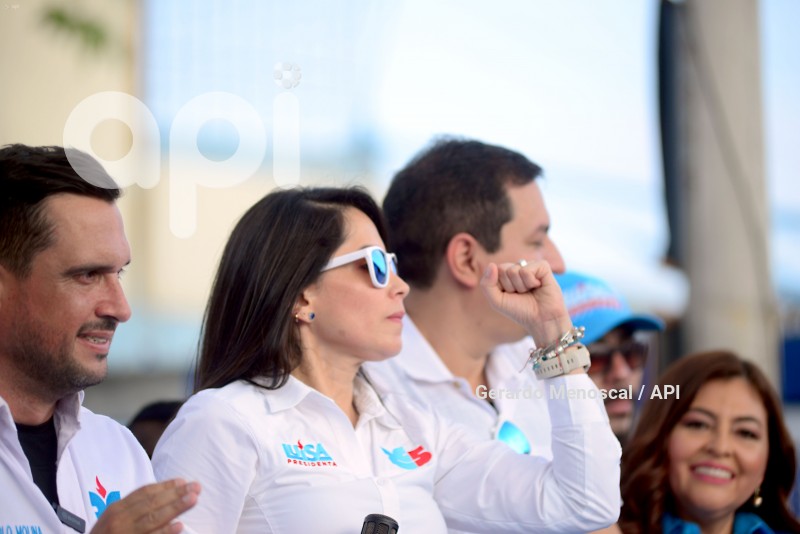 CARANAVA-LUISA GONZALEZ-GYE