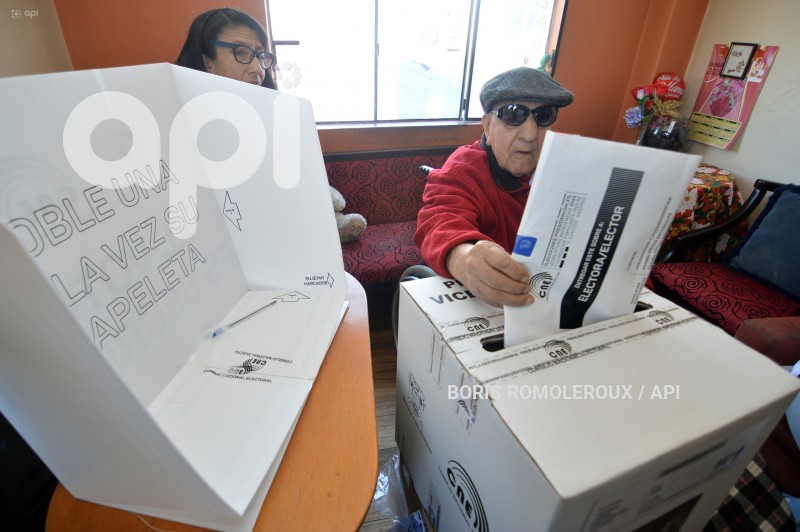 CUENCA-ELECCIONES VOTO EN CASA