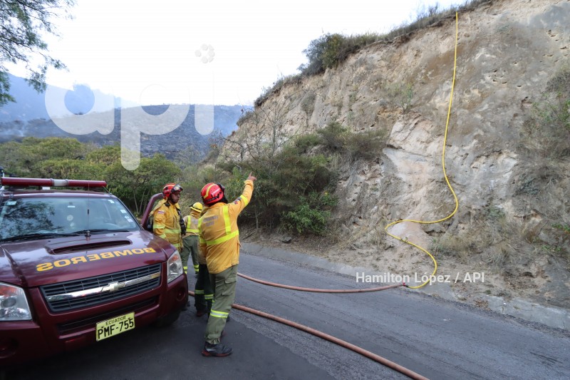 UIO-INCENDIO-CERRO-CASITAHUA