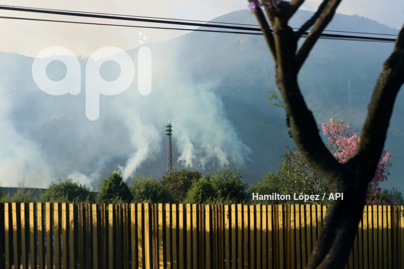 UIO-INCENDIO-CERRO-CASITAHUA