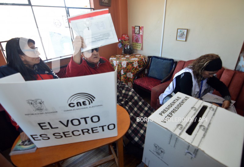 CUENCA-ELECCIONES VOTO EN CASA
