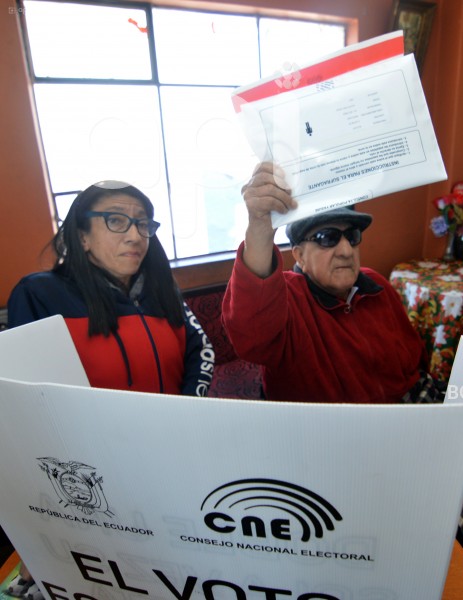 CUENCA-ELECCIONES VOTO EN CASA