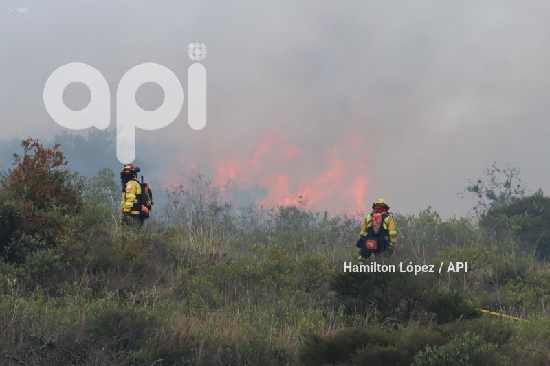 UIO-INCENDIO-CERRO-CASITAHUA