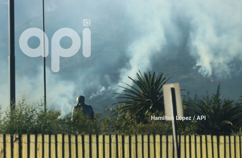 UIO-INCENDIO-CERRO-CASITAHUA