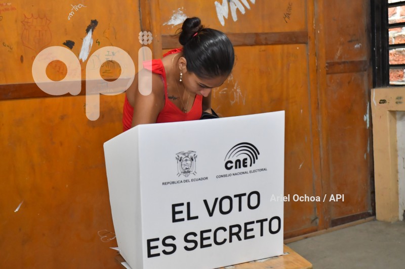 SUFRAGIO CHONE LUISA GONZALEZ