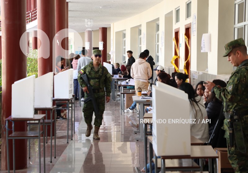 ELECCIONES UIO 2023 AMBIENTE GENERAL