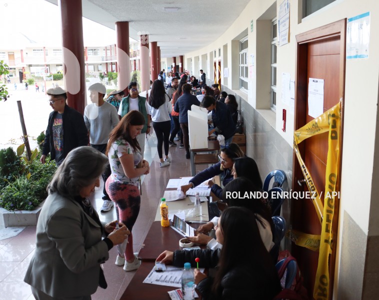 ELECCIONES UIO 2023 AMBIENTE GENERAL