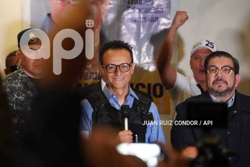 ELECCIONES UIO DISCURSO ZURITA