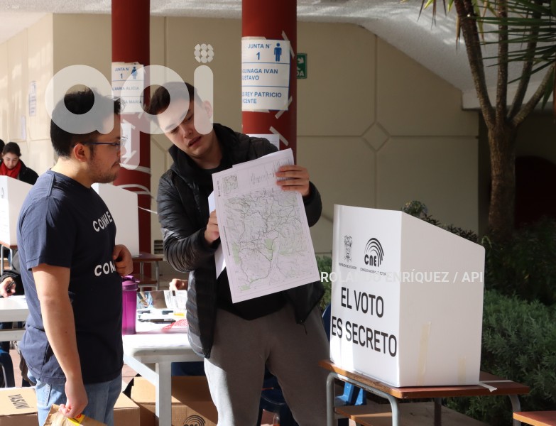 ELECCIONES UIO 2023 AMBIENTE GENERAL