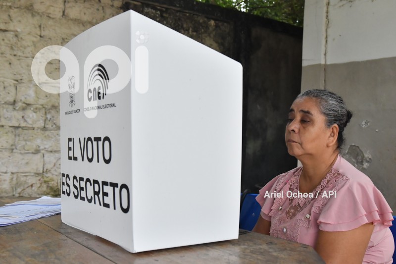 SUFRAGIO CHONE LUISA GONZALEZ